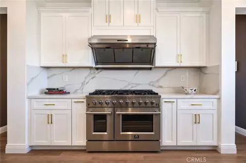 Kitchen - 17190 Small Canyon Ln, Riverside, CA 92506 photo 4 of 5