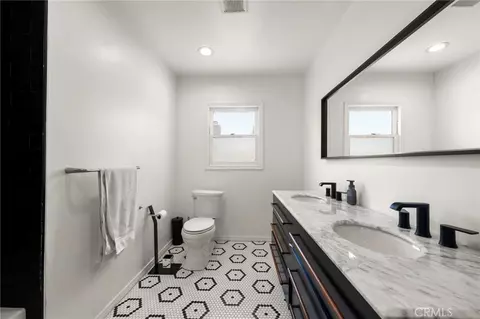 Bath - 11736 Beverly Dr, Whittier, CA 90601 photo 2 of 3