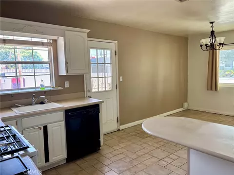 Kitchen - 14172 Edwards St, Westminster, CA 92683 photo 3 of 3