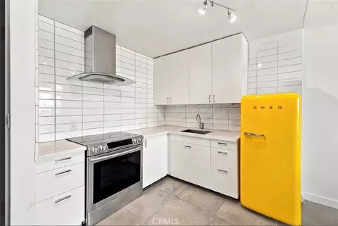 Kitchen - 375 Atlantic Ave #201, Long Beach, CA 90802 photo 1 of 2