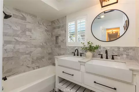 Bath - 15324 Bixler Ave, Paramount, CA 90723 photo 1 of 3