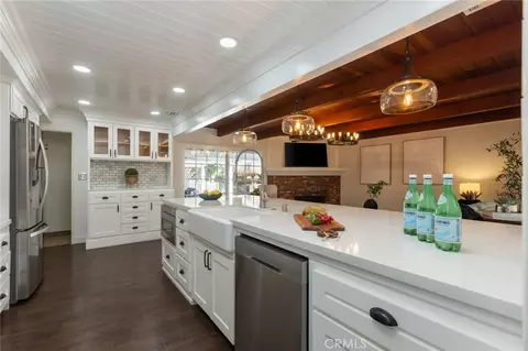 Kitchen - 15324 Bixler Ave, Paramount, CA 90723 photo 4 of 5