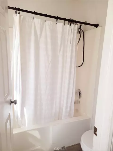 Bath - 2130 Willowbrook, Perris, CA 92571 photo 1 of 4