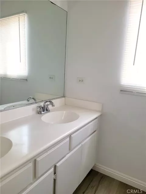 Bath - 2130 Willowbrook, Perris, CA 92571 photo 2 of 4