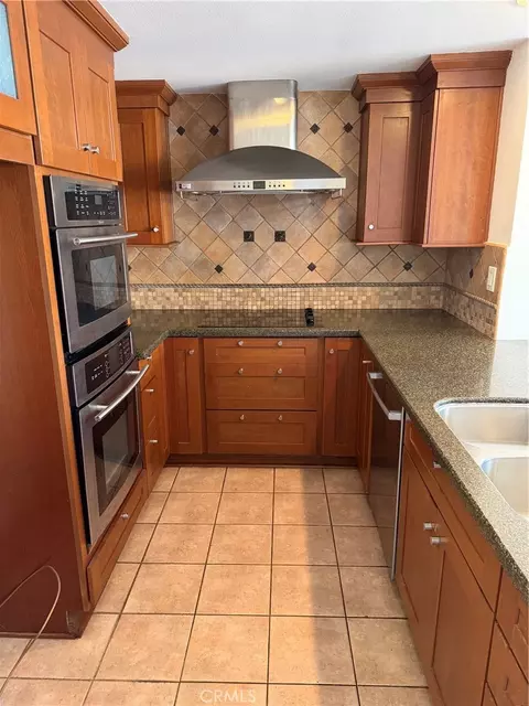 Kitchen - 700 E Ocean #808, Long Beach, CA 90802 photo 1 of 2