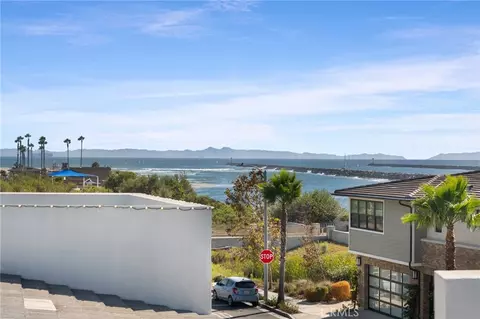 View/Area - 208 Ocean Pl, Seal Beach, CA 90740 photo 2 of 3