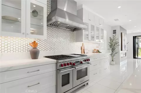 Kitchen - 208 Ocean Pl, Seal Beach, CA 90740 photo 4 of 4