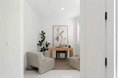 Entry Way - 208 Ocean Pl, Seal Beach, CA 90740 photo 4 of 4