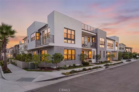 Exterior - 208 Ocean Pl, Seal Beach, CA 90740 photo 1 of 4