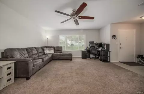 35342 Yucaipa, Yucaipa, CA 92399 photo 2