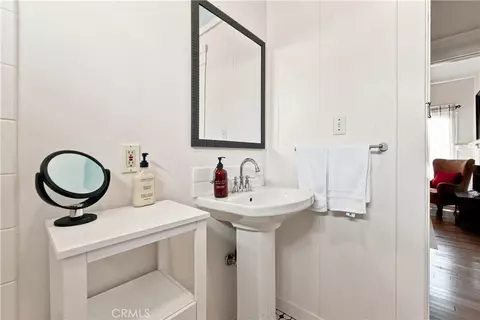 Bath - 1915 E 3rd, Long Beach, CA 90802 photo 3 of 6