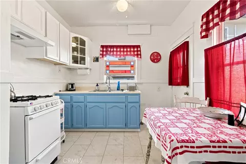 Kitchen - 1915 E 3rd, Long Beach, CA 90802 photo 2 of 5
