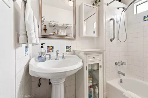 Bath - 1915 E 3rd, Long Beach, CA 90802 photo 6 of 6