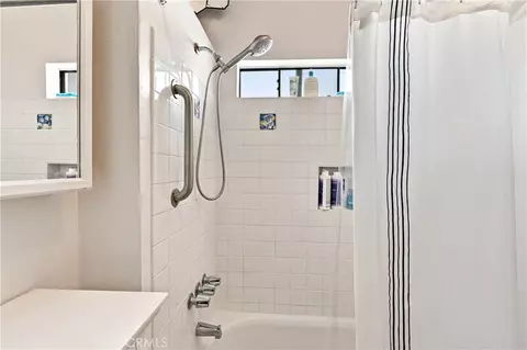 Bath - 1915 E 3rd, Long Beach, CA 90802 photo 5 of 6