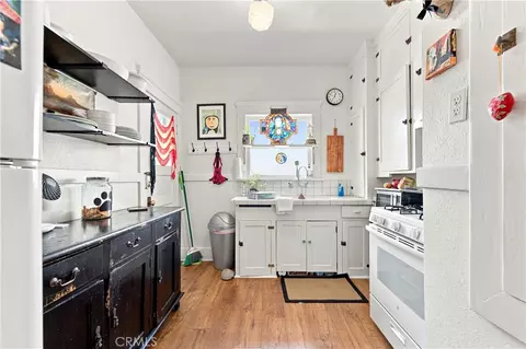Kitchen - 1915 E 3rd, Long Beach, CA 90802 photo 4 of 5