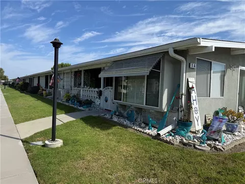 1640 Monterey Rd M2-16a, Seal Beach, CA 90740