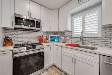 Kitchen - 1802 E 53rd, Long Beach, CA 90805 photo 3 of 5