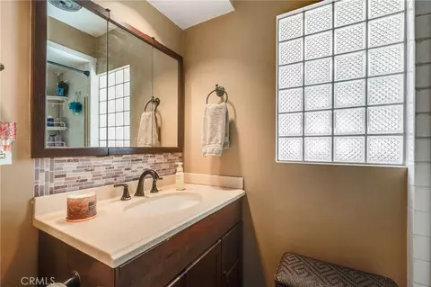 Bath - 1802 E 53rd, Long Beach, CA 90805 photo 2 of 2