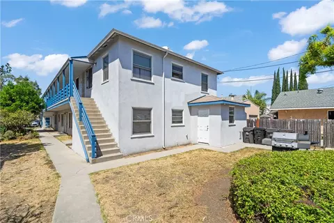 Exterior - 1136 Linden Ave, Long Beach, CA 90813 photo 3 of 4