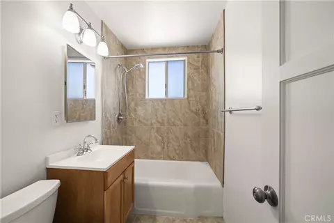 Bath - 1136 Linden Ave, Long Beach, CA 90813 photo 1 of 1