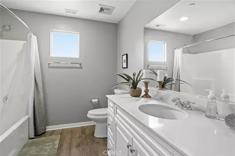 Bath - 7181 Enclave Dr, Eastvale, CA 92880 photo 1 of 3