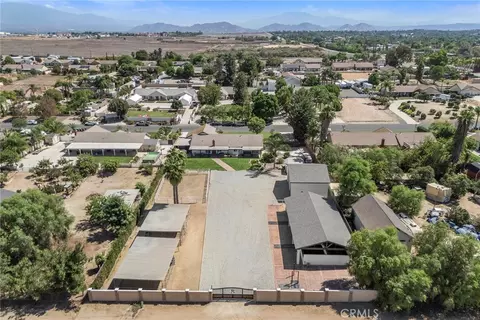 View/Area - 17411 Kaison Cir, Riverside, CA 92508 photo 4 of 6