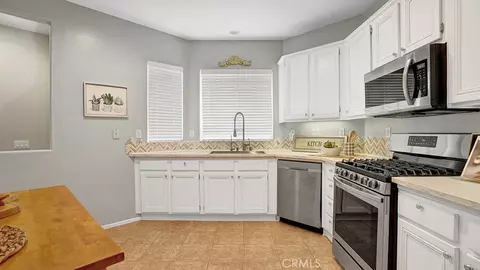 Kitchen - 933 Somerville, Irvine, CA 92620 photo 2 of 3