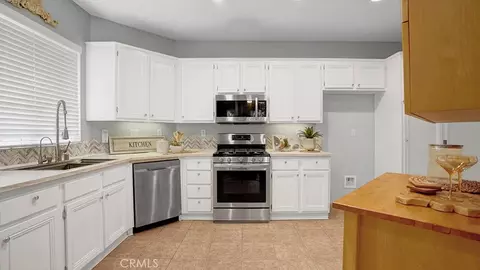 Kitchen - 933 Somerville, Irvine, CA 92620 photo 1 of 3