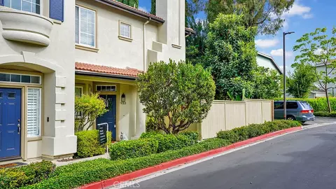 Exterior - 933 Somerville, Irvine, CA 92620 photo 6 of 6