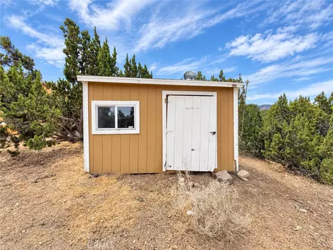 2142 Cbs Ln, Pinon Hills, CA 92372 photo 32