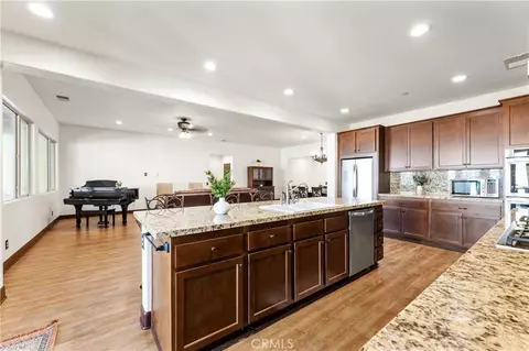 Kitchen - 30583 Red Cloud Way, Menifee, CA 92584 photo 2 of 6