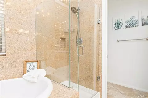 Bath - 49790 Newman Cir, Indio, CA 92201 photo 2 of 5