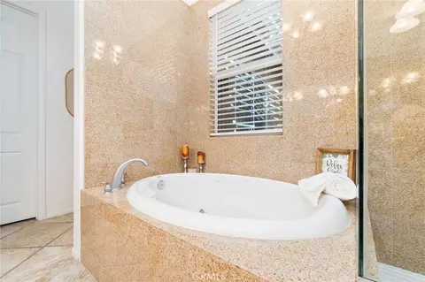 Bath - 49790 Newman Cir, Indio, CA 92201 photo 3 of 5