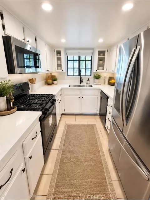 Kitchen - 6545 Reseda #3, Reseda, CA 91335 photo 3 of 4