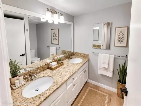 Bath - 6545 Reseda #3, Reseda, CA 91335 photo 1 of 2