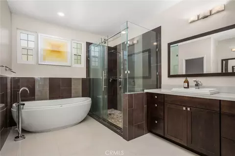 Bath - 7262 E Skyline, Orange, CA 92867 photo 2 of 7