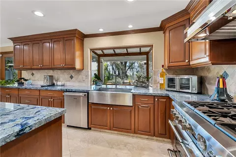 Kitchen - 6865 E Georgetown, Anaheim, CA 92807 photo 5 of 6