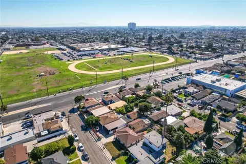 View/Area - 814 W Maple St, Compton, CA 90220 photo 2 of 2
