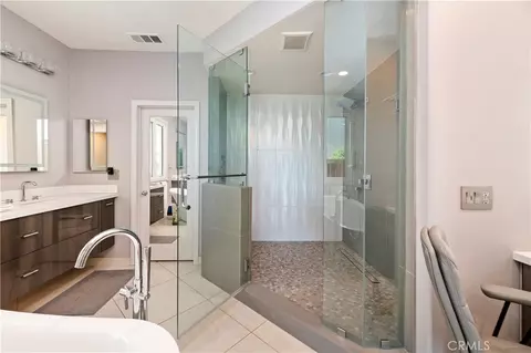 Bath - 17307 Blue Ridge Ct, Riverside, CA 92503 photo 3 of 7