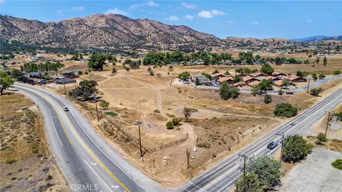 View/Area - 19613 Meadows Rd, Tehachapi, CA 93561 photo 7 of 14