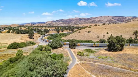 View/Area - 19613 Meadows Rd, Tehachapi, CA 93561 photo 12 of 14