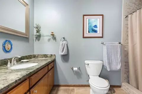 Bath - 19613 Meadows Rd, Tehachapi, CA 93561 photo 2 of 3