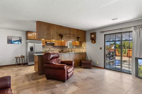 Kitchen - 19613 Meadows Rd, Tehachapi, CA 93561 photo 5 of 5