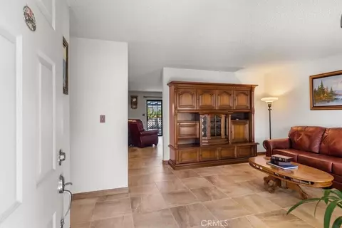 Entry Way - 19613 Meadows Rd, Tehachapi, CA 93561 photo 1 of 4