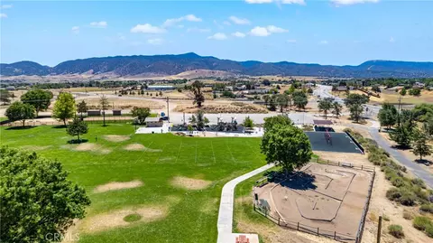 View/Area - 19613 Meadows Rd, Tehachapi, CA 93561 photo 13 of 14