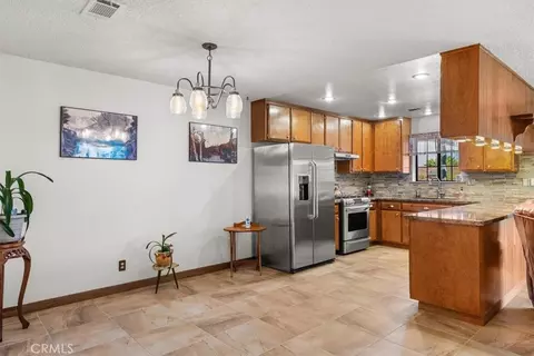 Kitchen - 19613 Meadows Rd, Tehachapi, CA 93561 photo 1 of 5