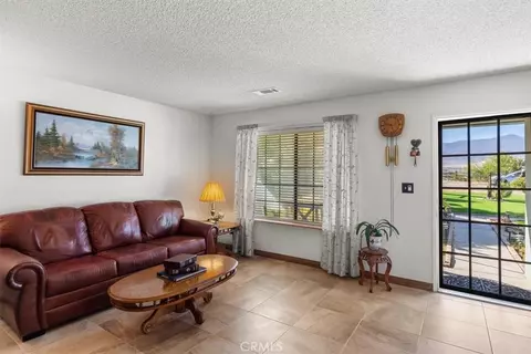 Entry Way - 19613 Meadows Rd, Tehachapi, CA 93561 photo 2 of 4