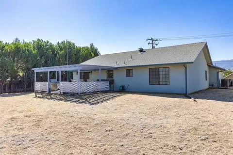 Exterior - 19613 Meadows Rd, Tehachapi, CA 93561 photo 6 of 10