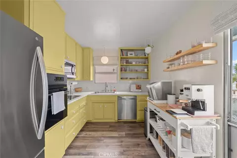 Kitchen - 528 Cedar #3A, Long Beach, CA 90802 photo 1 of 3