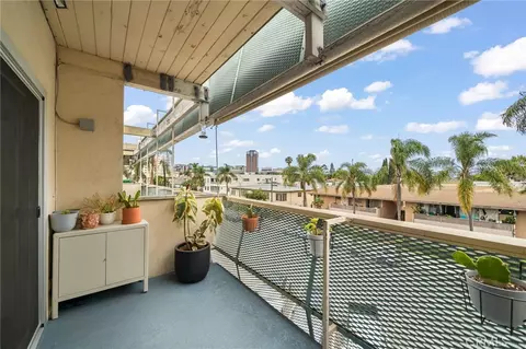 Exterior - 528 Cedar #3A, Long Beach, CA 90802 photo 2 of 3